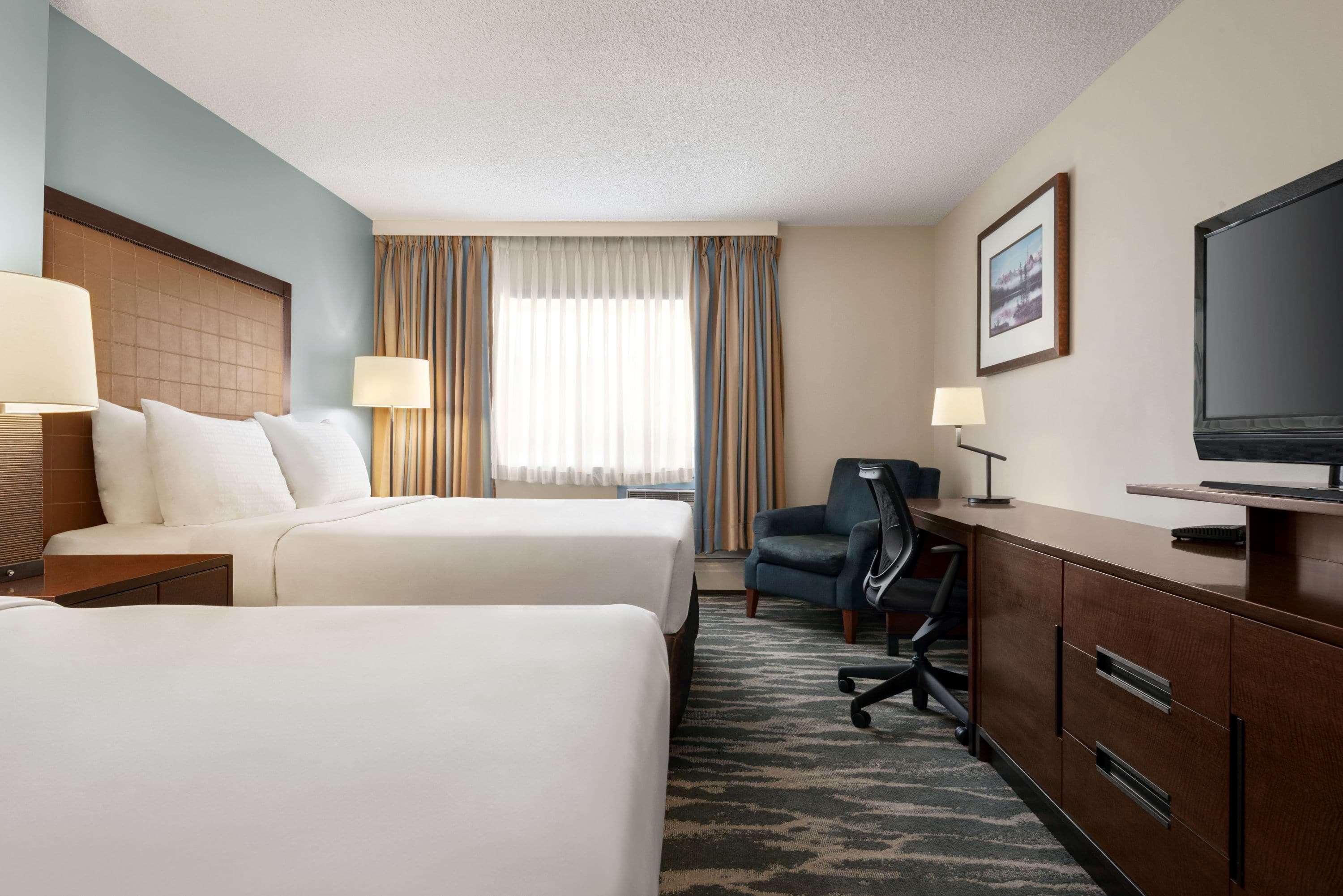 Travelodge By Wyndham Calgary South Exterior photo