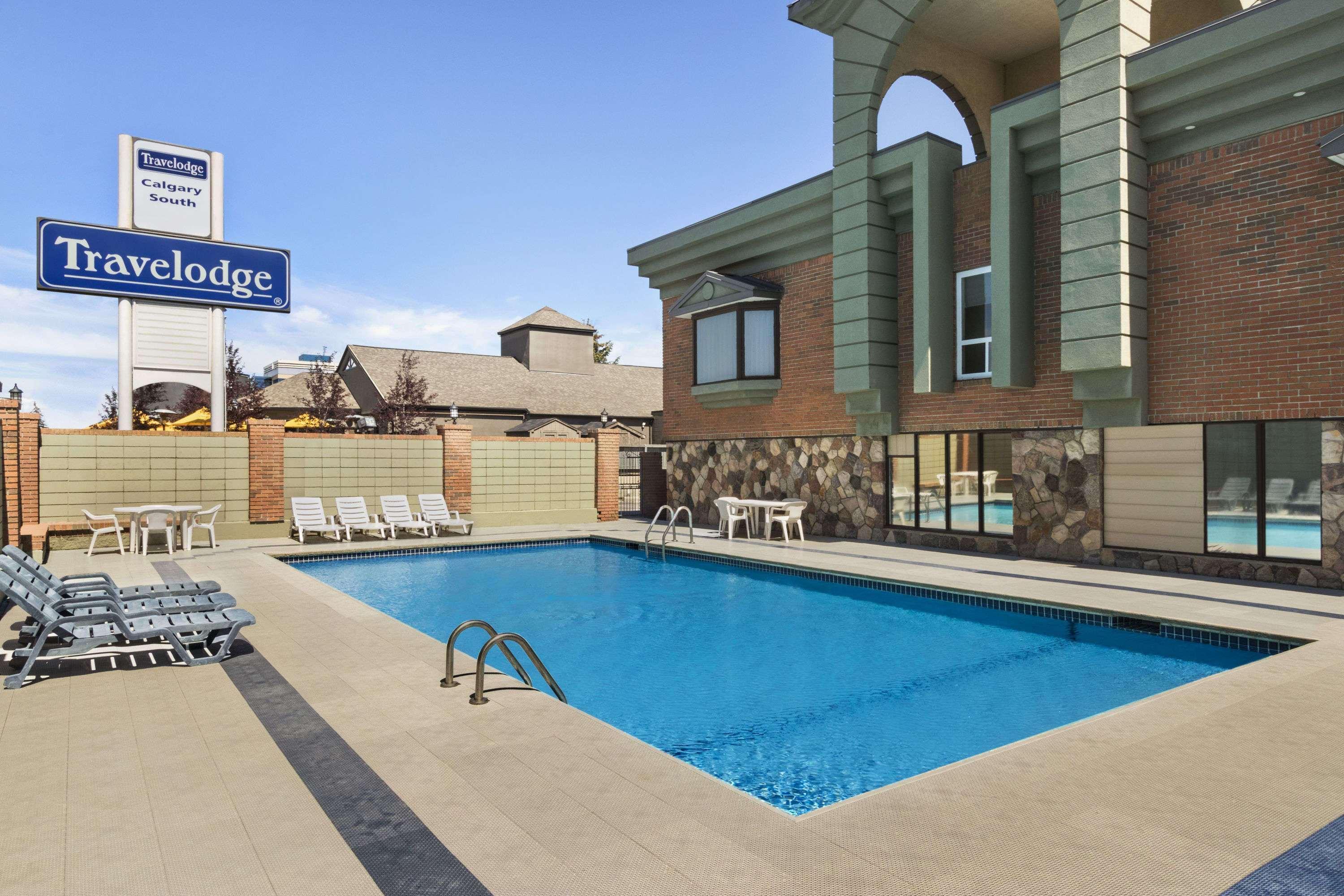 Travelodge By Wyndham Calgary South Exterior photo
