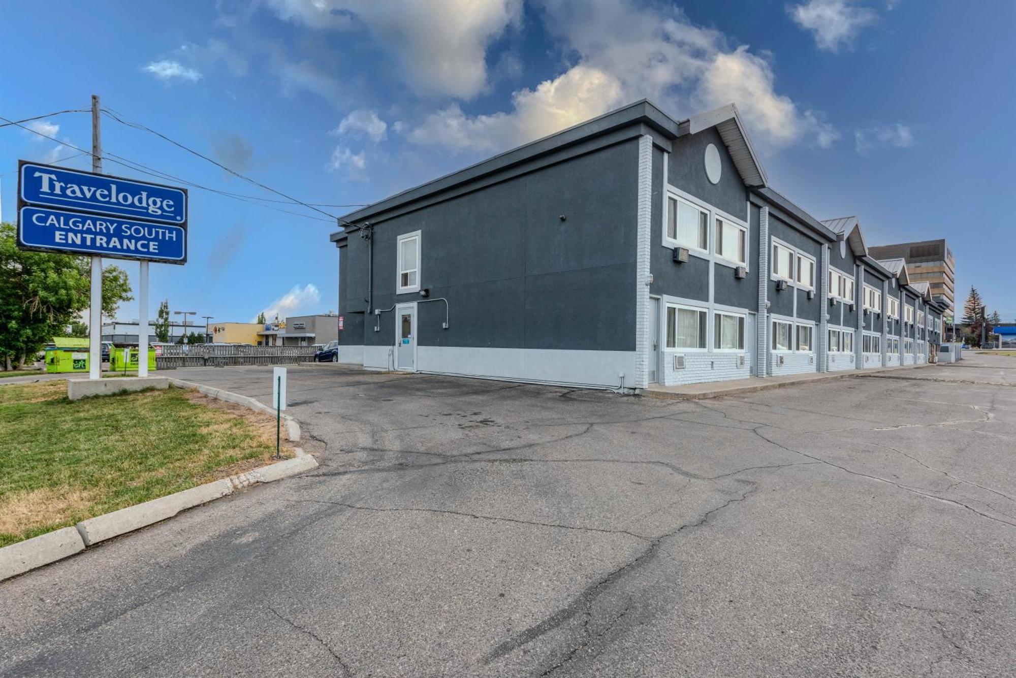 Travelodge By Wyndham Calgary South Exterior photo